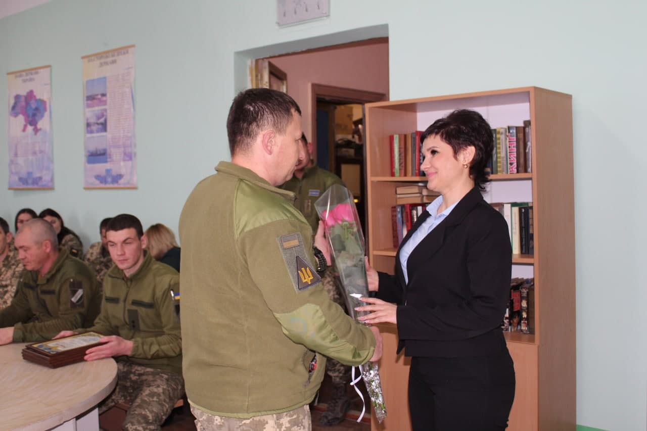 Саф’янівський сільський голова Наталія Тодорова привітала військовослужбовців із Днем Збройних Сил України 39