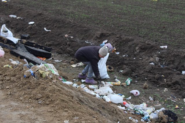 В Саф’янівській громаді організоване прибирання узбіч вздовж траси Одеса-Рені 23