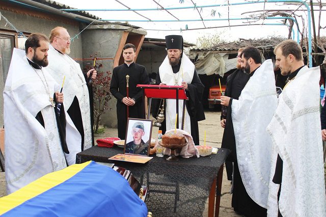 Саф’янівська громада провела в останню путь Захисника України Андрія Крецула 15
