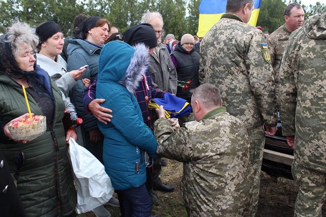 Саф’янівська громада провела в останню путь Захисника України Андрія Крецула 31