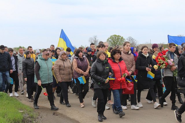 Саф’янівська громада провела в останню путь Захисника України Андрія Крецула 37