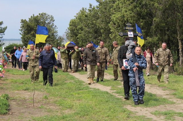 Саф’янівська громада провела в останню путь Захисника України Андрія Крецула 79