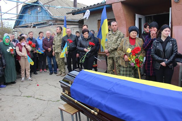 Саф’янівська громада провела в останню путь Захисника України Андрія Крецула 9