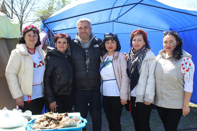 Разом до перемоги: в Саф’янівській громаді відбувся благодійний ярмарок на підтримку ЗСУ 39