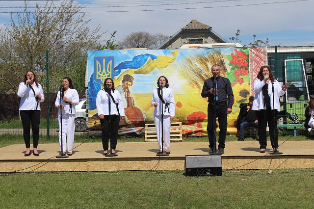 Разом до перемоги: в Саф’янівській громаді відбувся благодійний ярмарок на підтримку ЗСУ 87