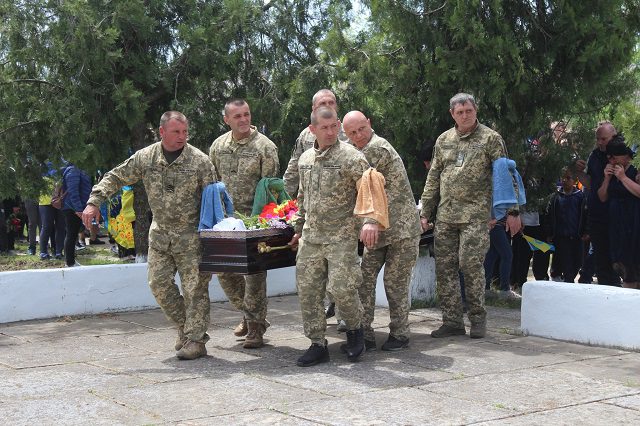 Назавжди 31: Саф’янівська громада провела в останню путь захисника України Артема Кваша 53