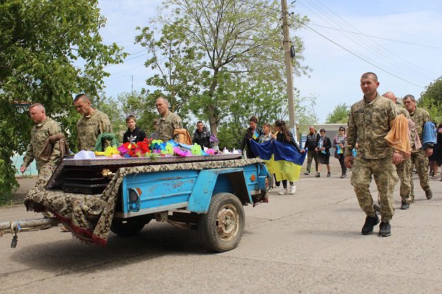 Назавжди 31: Саф’янівська громада провела в останню путь захисника України Артема Кваша 55