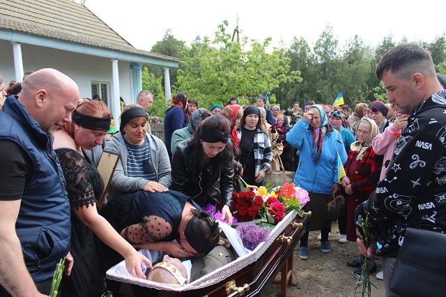 Назавжди 31: Саф’янівська громада провела в останню путь захисника України Артема Кваша 5
