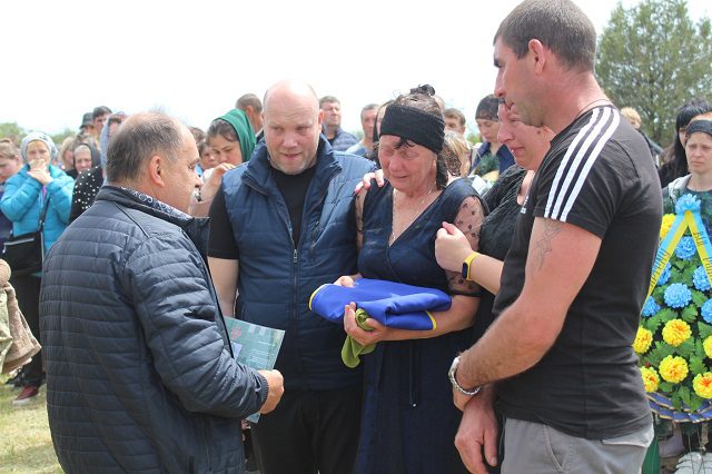 Назавжди 31: Саф’янівська громада провела в останню путь захисника України Артема Кваша 11