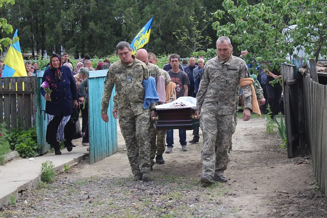 Назавжди 31: Саф’янівська громада провела в останню путь захисника України Артема Кваша 39
