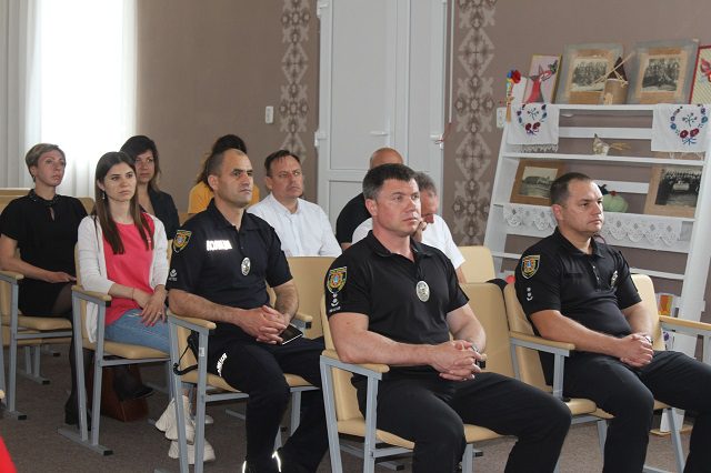В Саф’янівській громаді вітали поліцейських офіцерів громади з прийдешнім святом 13