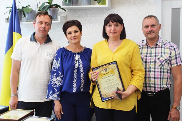 Працівники Саф'янівської територіальної громади приймали вітання з нагоди Дня Конституції України 15