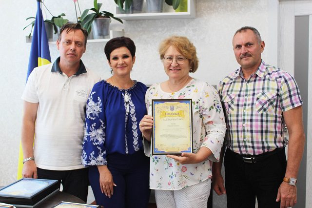 Працівники Саф'янівської територіальної громади приймали вітання з нагоди Дня Конституції України 27
