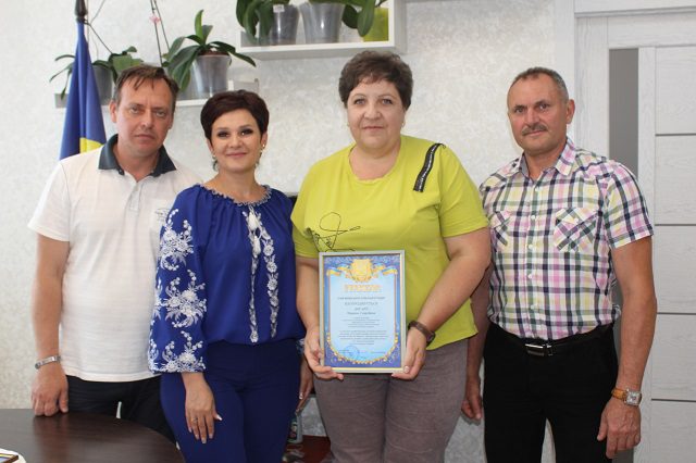 Працівники Саф'янівської територіальної громади приймали вітання з нагоди Дня Конституції України 5