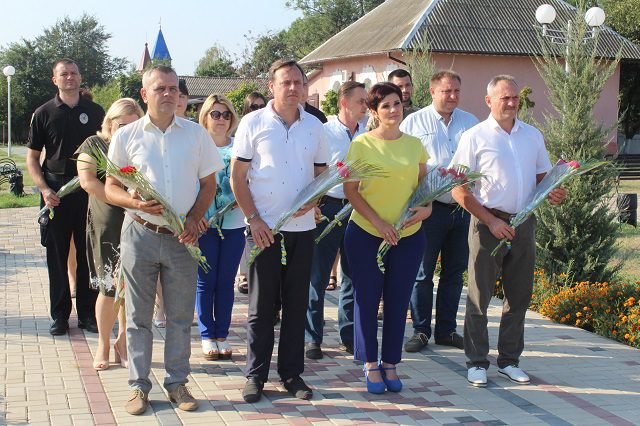 В Саф'янівській громаді урочисто підняли Державний прапор України 3
